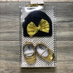Dressy baby shoes and hat